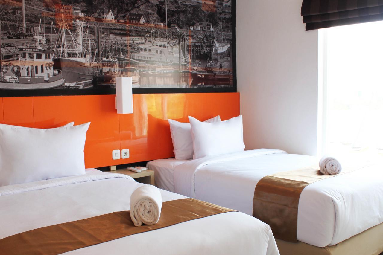 Bliss Soetta Hotel Semarang Eksteriør billede